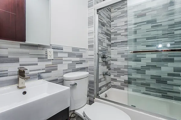 Rented by Blip LLC | media 9