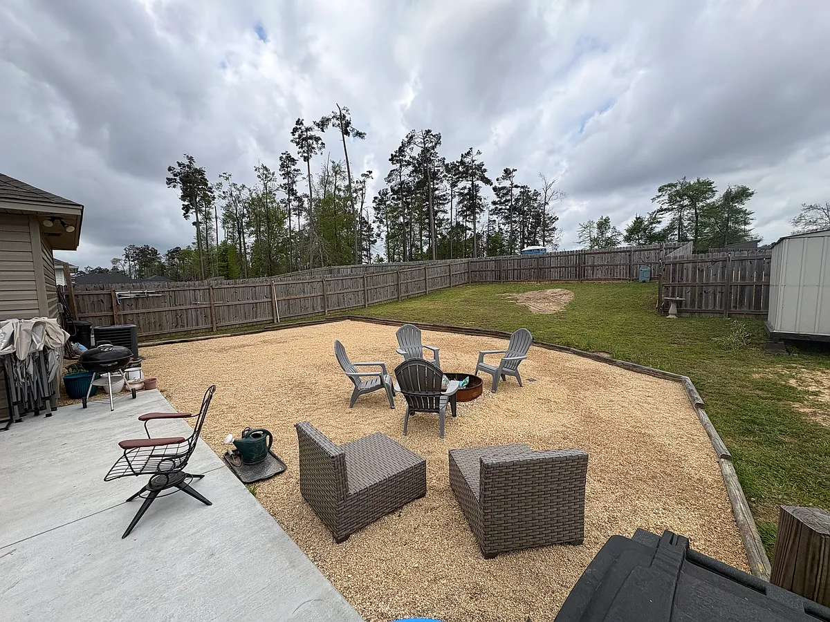 Building Photo - 300 Yellow Pine Dr