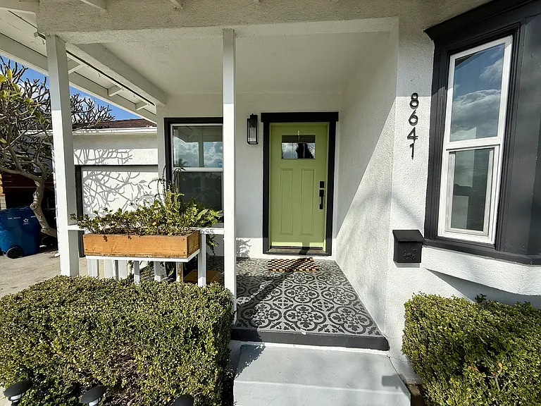 8641 Milton Ave — Photo 11