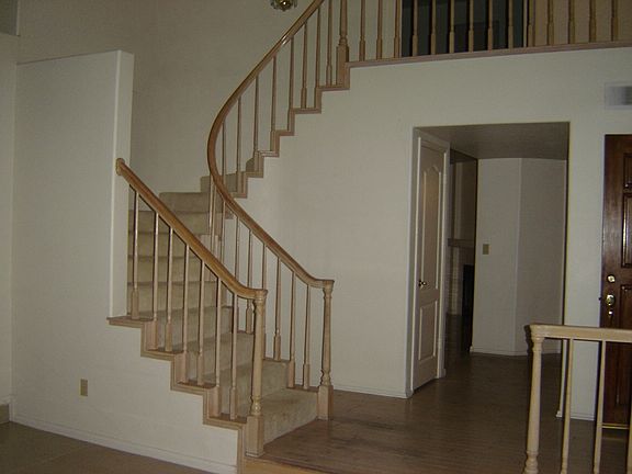 3rd image of 1001 Cordova Dr