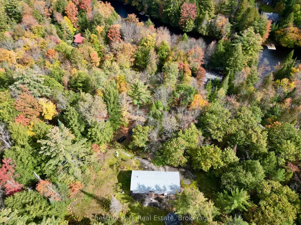 1041 Holiday Park Dr, Bracebridge, ON P1L 1W9