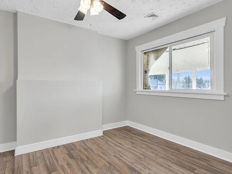 7783 S Main St — Photo 13