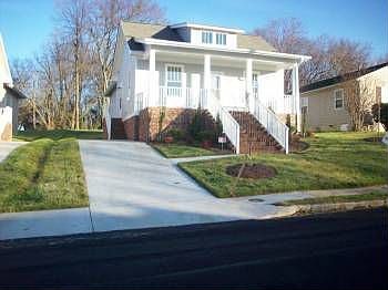 1st image of 913 Bellevue St