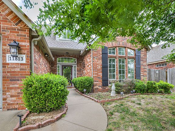 3rd image of 11813 S Tamarack Ct