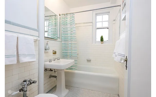 Sold by Douglas Elliman | media 10