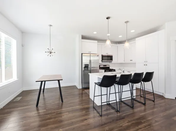 153 W Silver Springs Dr, Vineyard, UT 84059
