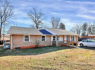 8627 Larchmont Cir, Charlotte, NC 28214