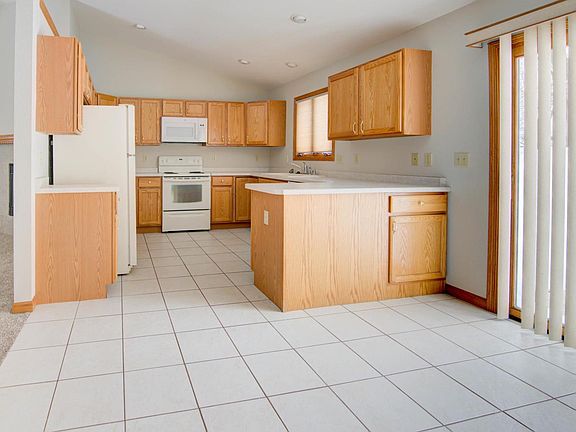 5th image of 927 W Monroe Ave #927