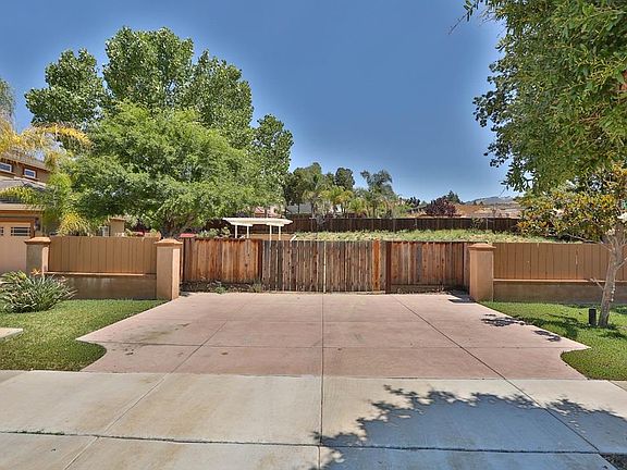 5th image of 2602 Carmella Ct