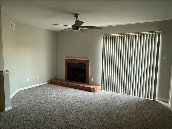 3rd image of 2 Blueberry Hill St