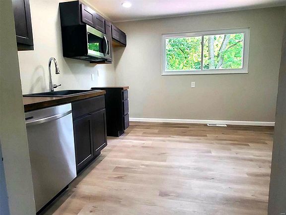 5th image of 2550 Meadowlane Dr