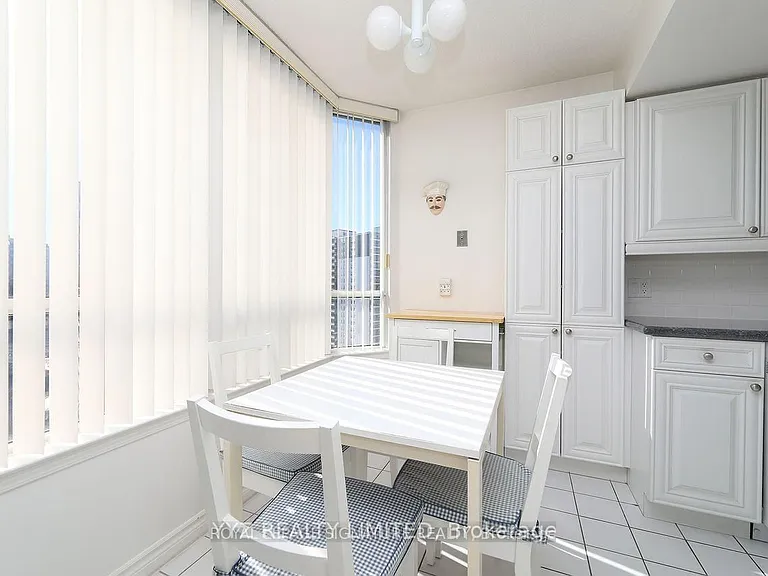 1101 Steeles Ave W #1110 — Photo 9