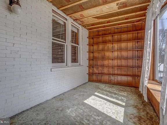 4th image of 136 N Wells Ave