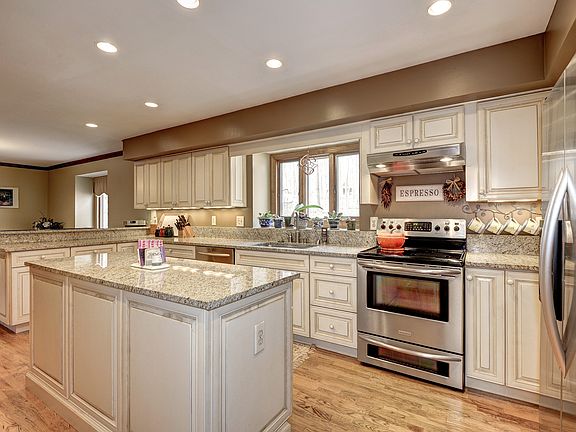 4th image of 41714 Glaydin Woods Ln