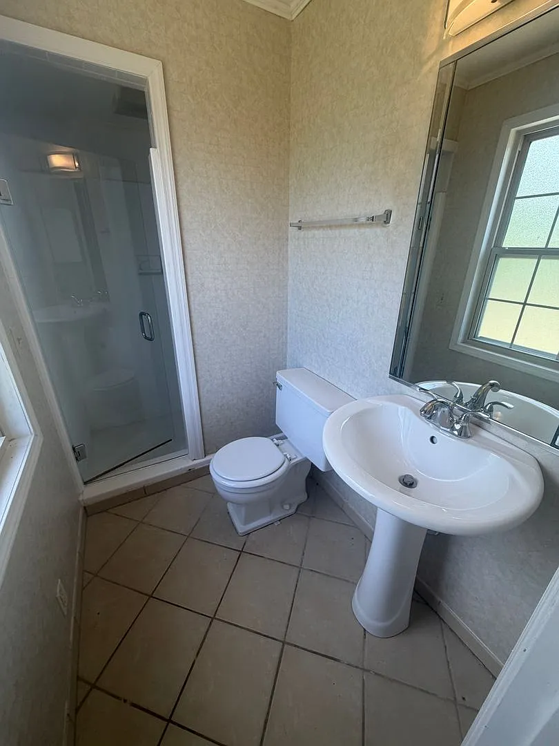 St. Andrews Convenience — Photo 3