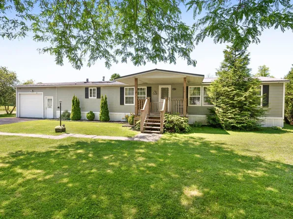 13 Michelle Drive, St. Albans Town, VT 05478