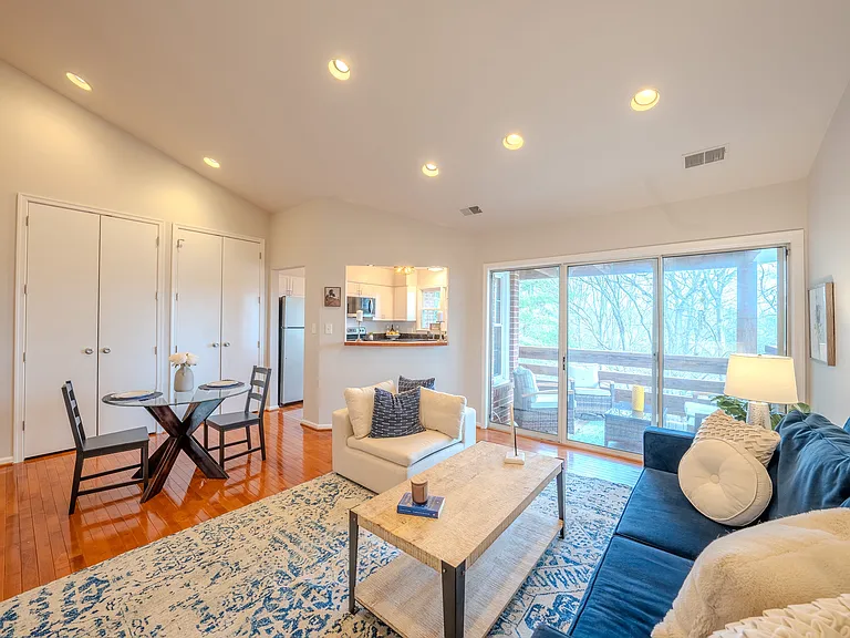 11168 Beaver Trail Ct — Photo 3