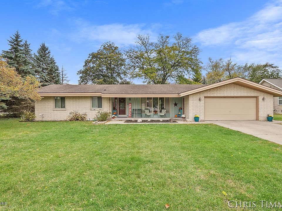 1st image of 166 Cypress Ave