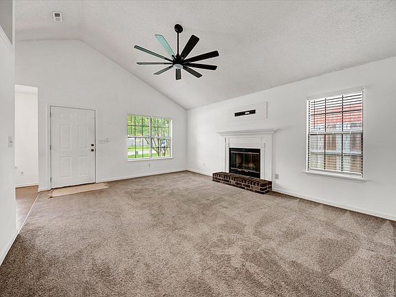 5th image of 1017 Lane Pl