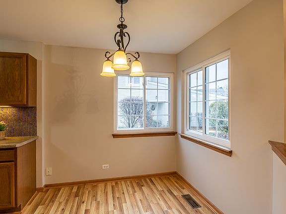 3rd image of 490 E Fawn Ln