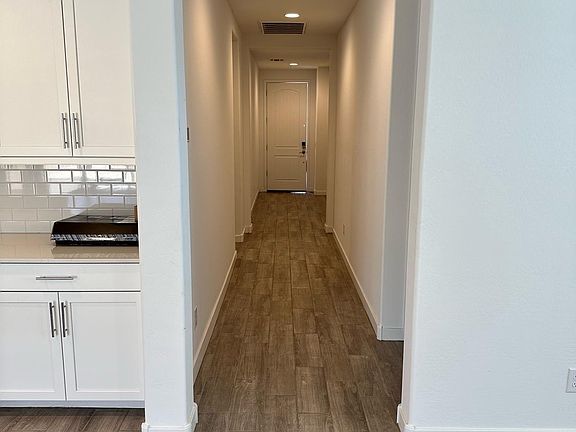 3rd image of 1651 W Paseo Way