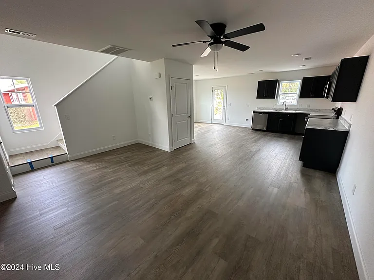 4515 Greenway Ave — Photo 2