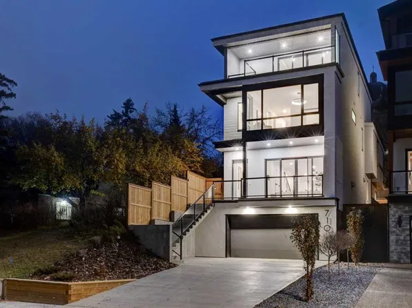710 S Bridge Cres NE, Calgary, AB T2E 5B5
