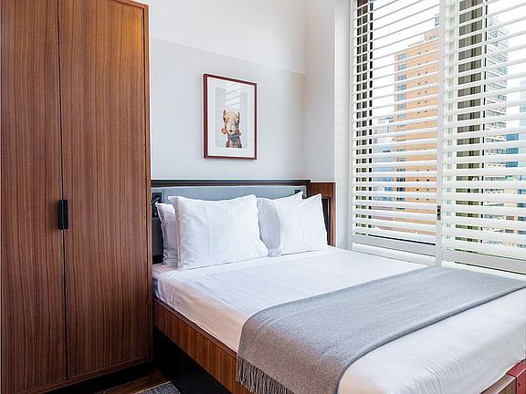 5th image of 400 W 42nd St #27D