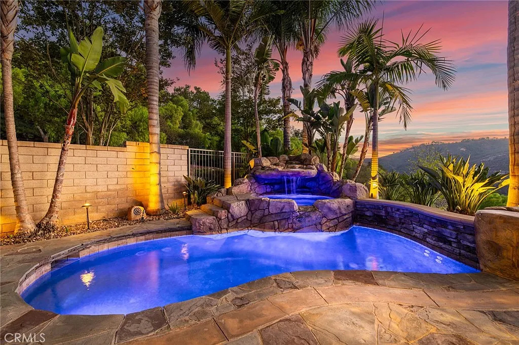 5 bed, 5.5 bath, 3922 sqft, $10,500 — Photo 1