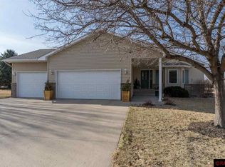24 Kelly Ct, North Mankato, MN 56003