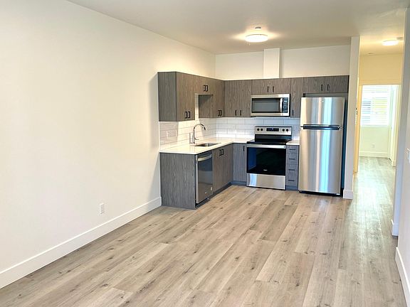 4th image of 1550 N Buffalo St #205