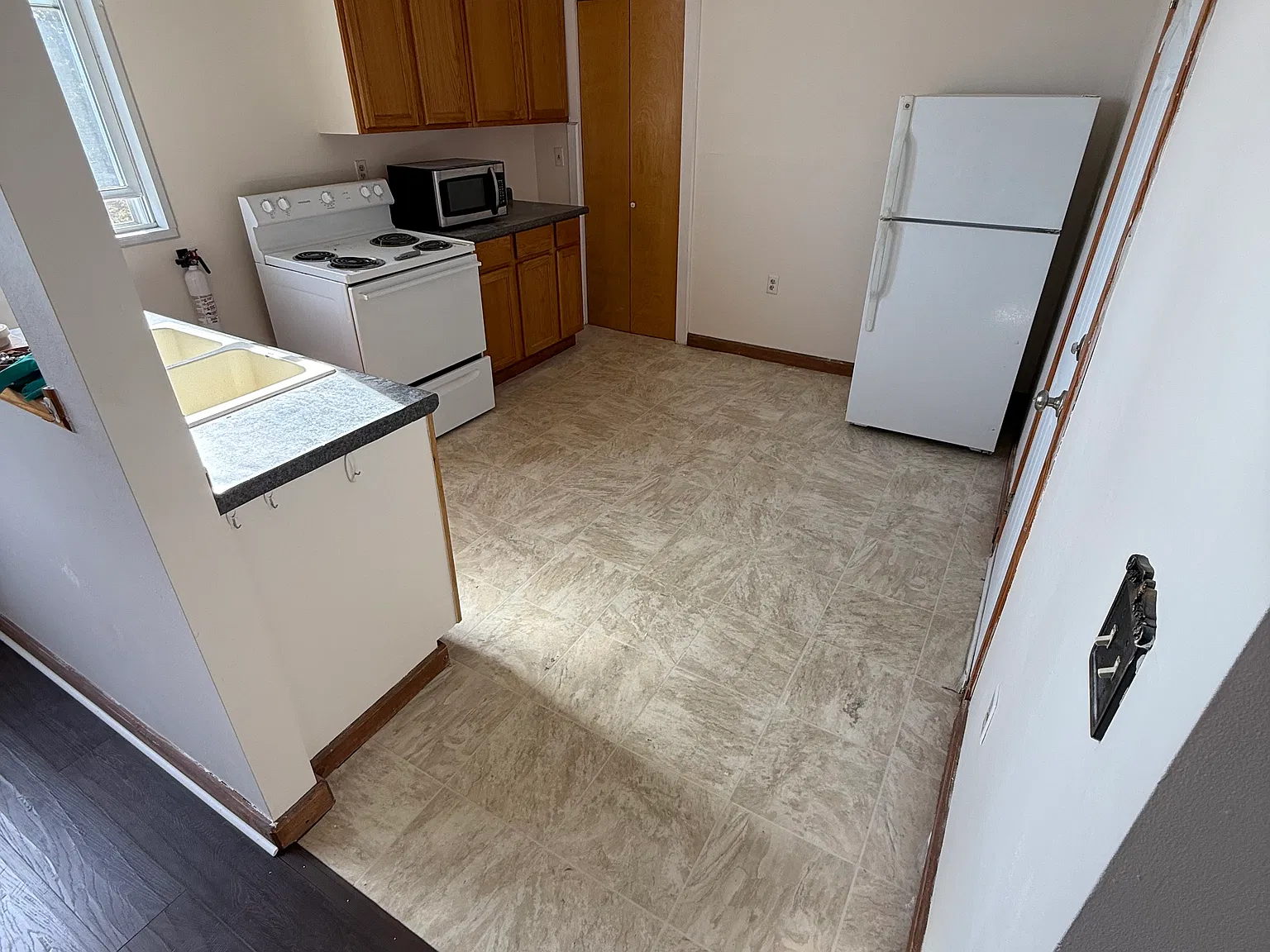 2 bed, 900 sqft, $950 — Photo 2