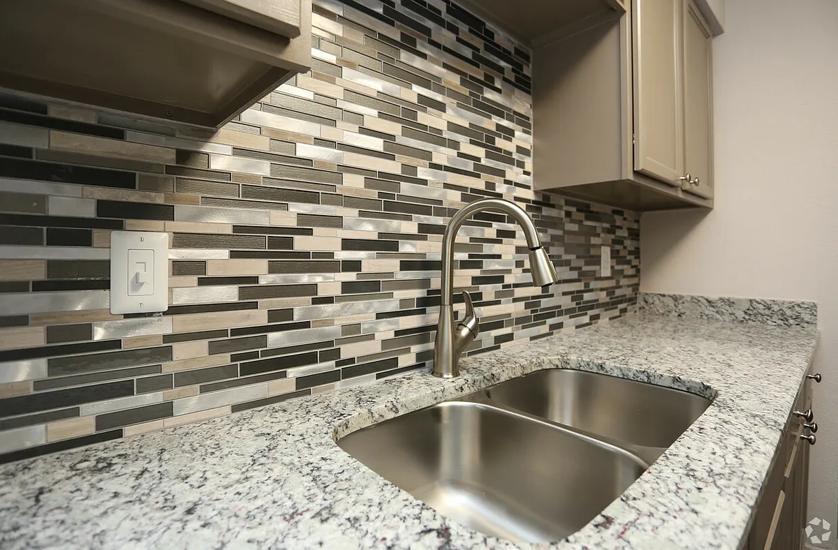 Building Photo - Riverbend Apartments