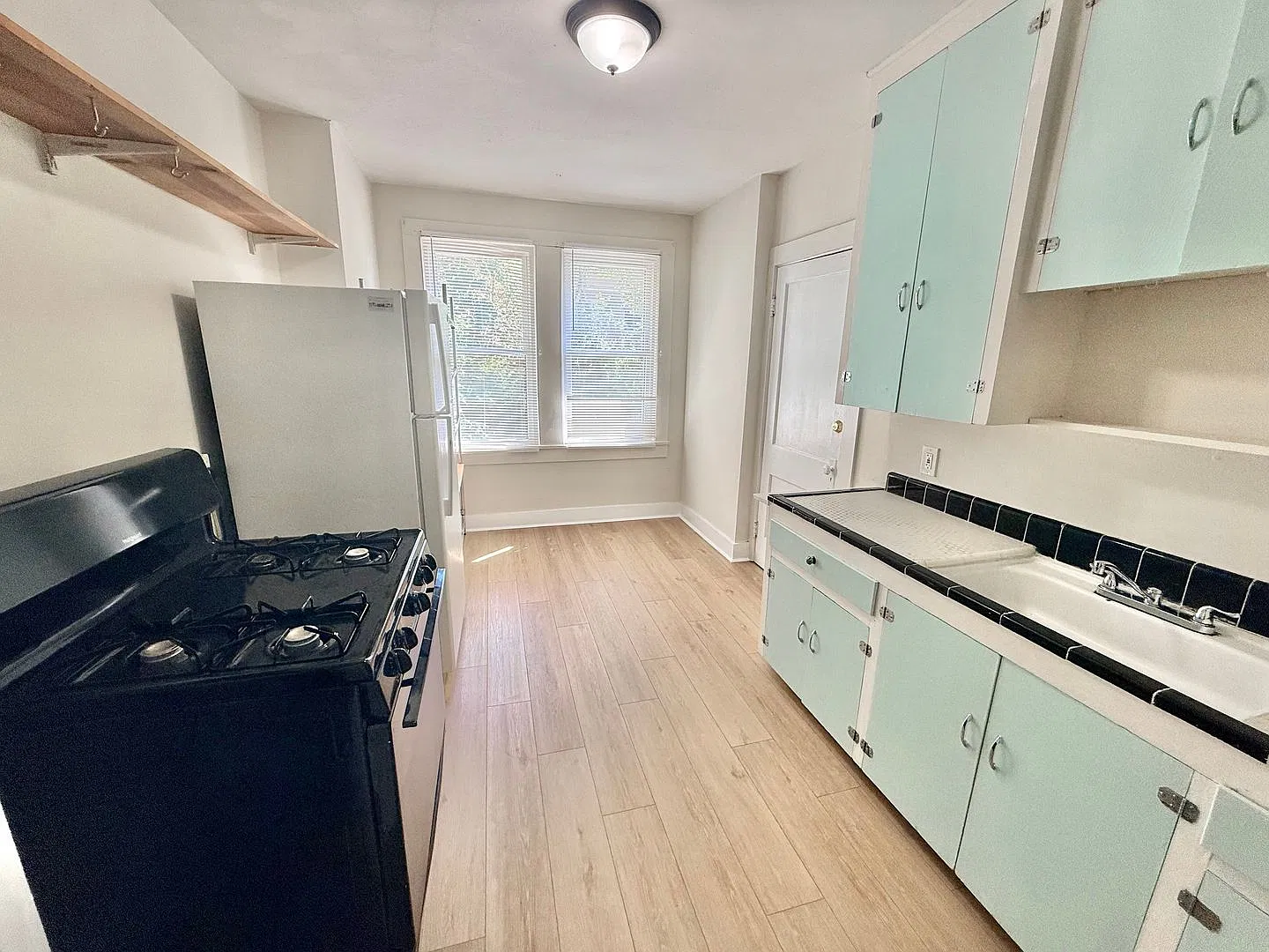 811 Kenmore Ave. Apts. A-D — Photo 1