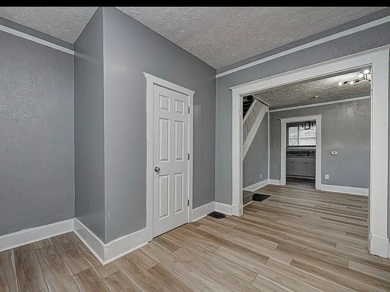 814 Parkway Ave #1 — Photo 4