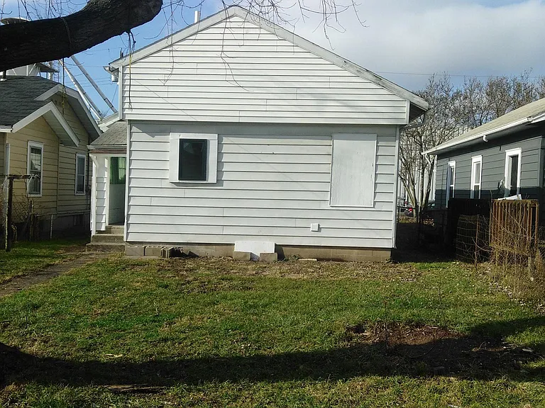 1819 Baltimore St — Photo 4