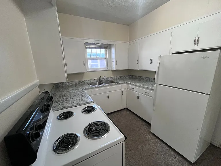 304 S Rutan Ave — Photo 5