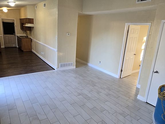 3rd image of 1222 Gate Lane Dr