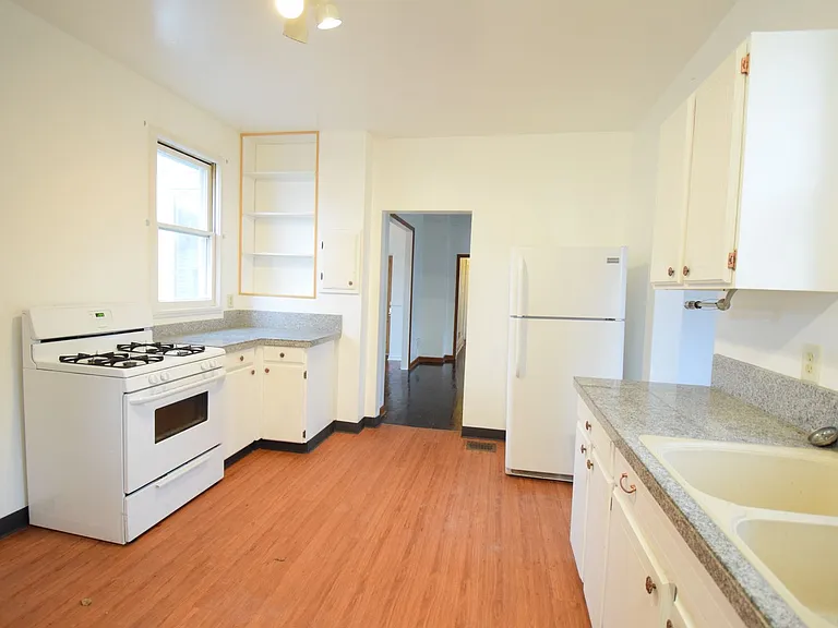 417 Pearl St — Photo 4