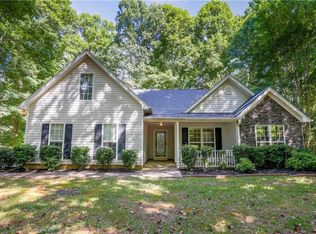1401 Red Oak Way, Winder, GA 30680