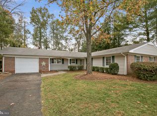 12915 Melville Ln, Fairfax, VA 22033