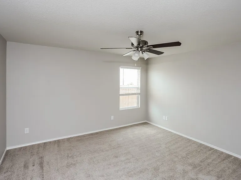 5537 Berea St — Photo 8