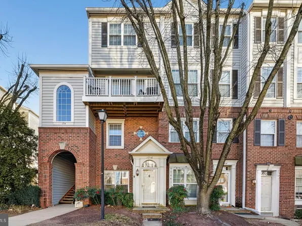 1716 Kingsgate Ct, Alexandria, VA 22302