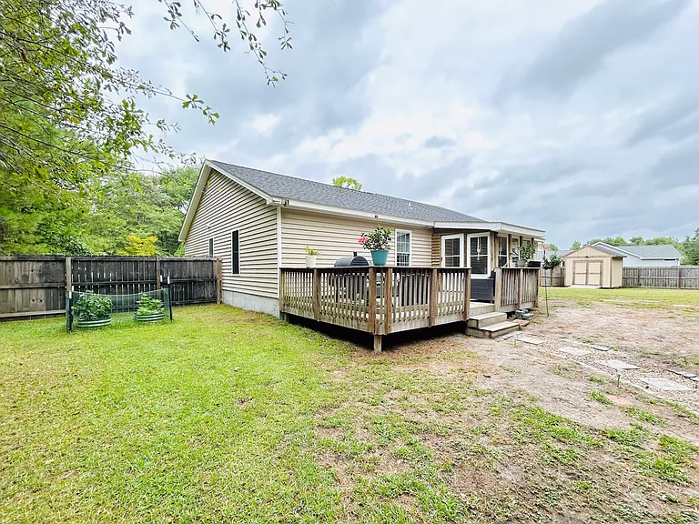 106 Camellia Creek Dr — Photo 3