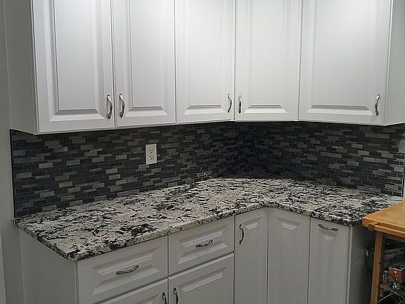 Kitchen (other side)