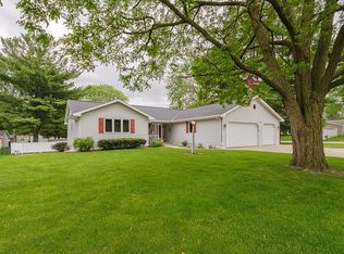 2247 Ledvina Cir, Green Bay, WI 54313