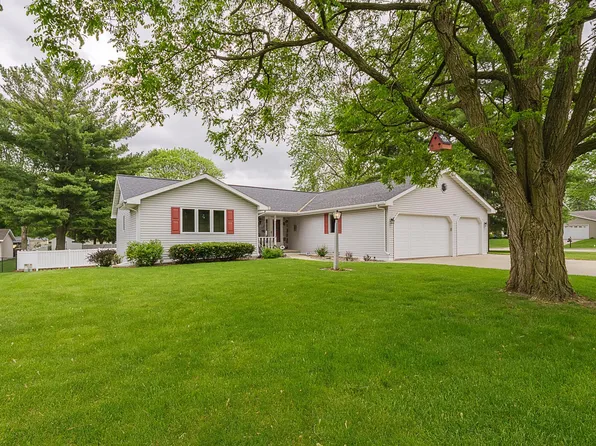 2247 Ledvina Cir, Green Bay, WI 54313