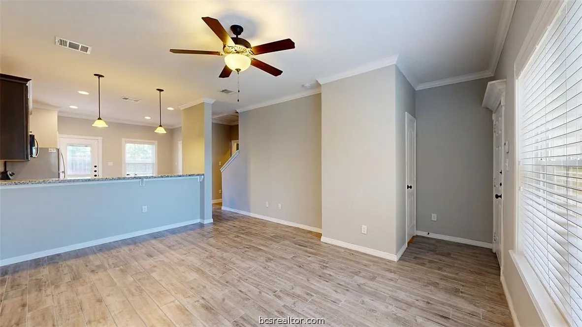 4 bed, 4.5 bath, 1581 sqft, $1,700 — Photo 4
