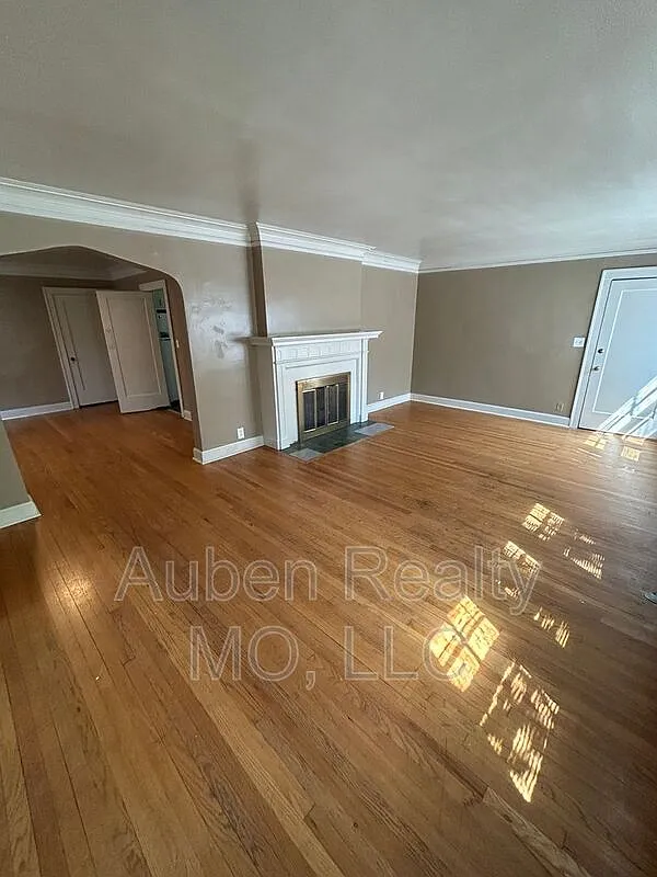 3 bed, 2.0 bath, 1400 sqft, $1,549 — Photo 3