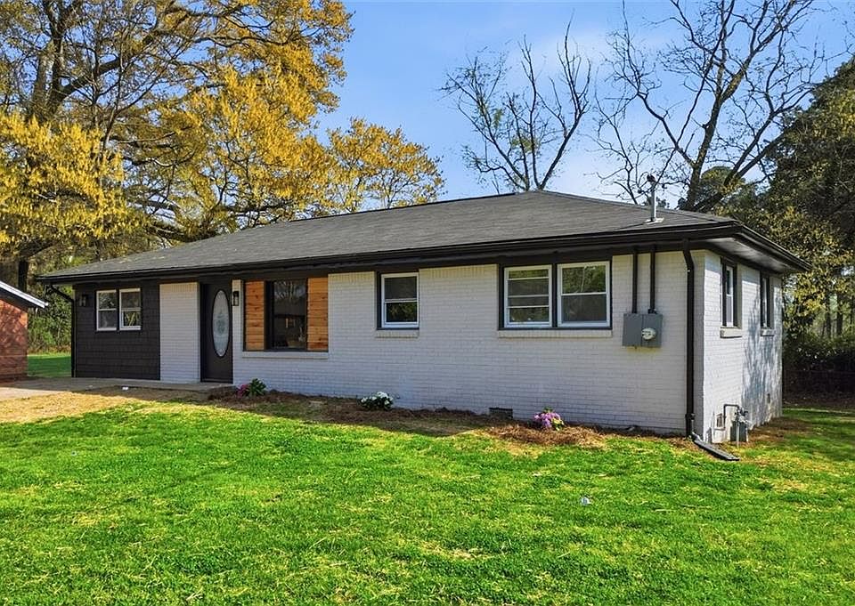 1st image of 306 Dink Ln SE